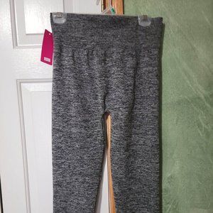 Super soft cropped leggings.
